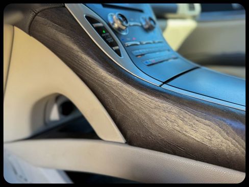 Used 2017 Lincoln MKX Reserve image 25