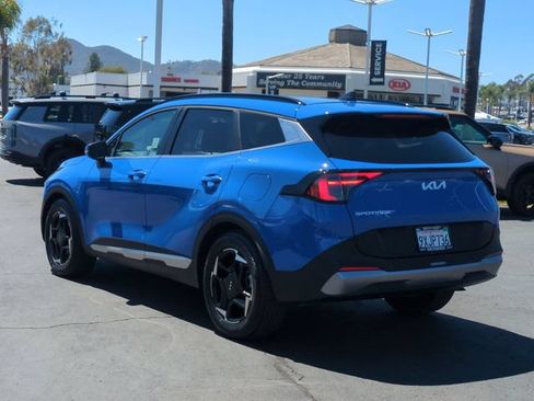 Certified 2026 Kia Sportage EX w/ EX Panorama Roof Package FWD image 5