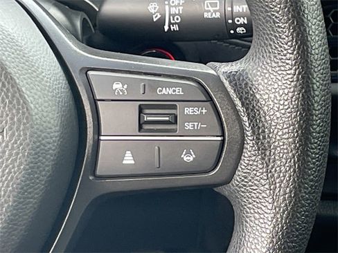 Certified 2025 Honda HR-V LX image 13