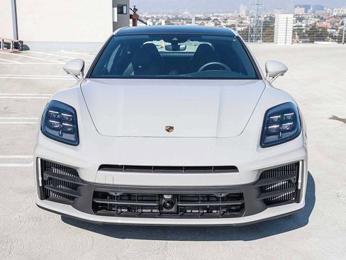 Used 2025 Porsche Panamera 4 image 2