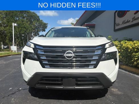 Used 2025 Nissan Rogue S FWD image 3