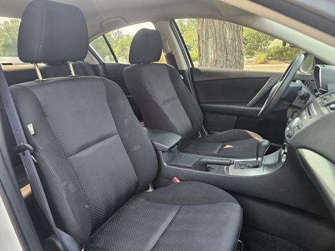 Used 2010 MAZDA MAZDA3 i Touring FWD image 39