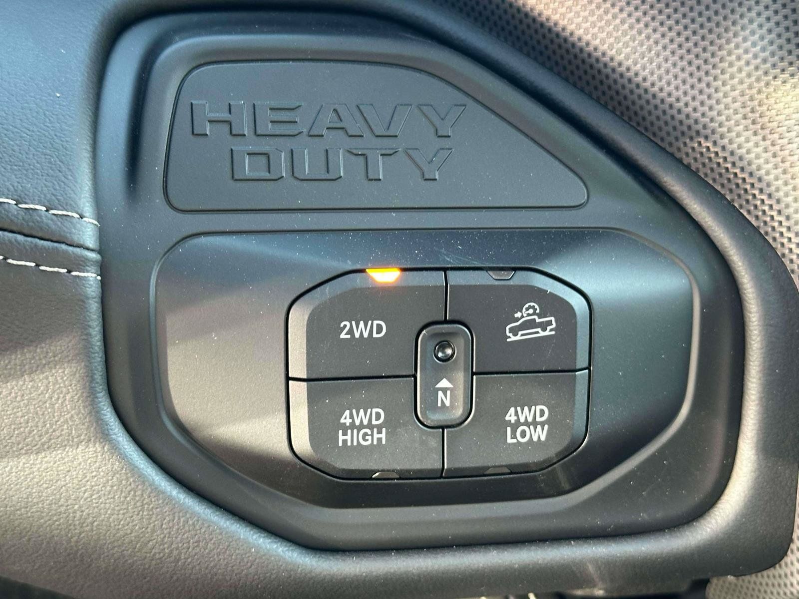 Used 2025 RAM 2500 Limited AWD/4WD image 23