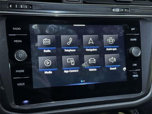 Used 2022 Volkswagen Tiguan SE image 22