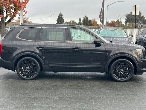 Used 2022 Kia Telluride SX w/ SX Prestige Package image 3