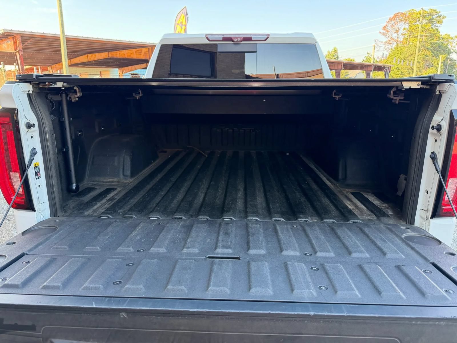 Used 2020 GMC Sierra 1500 AT4 w/ AT4 Premium Package AWD/4WD image 9