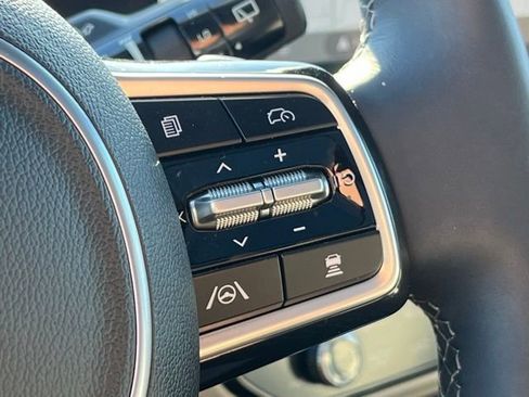 Certified 2025 Kia Sorento SX Prestige image 31