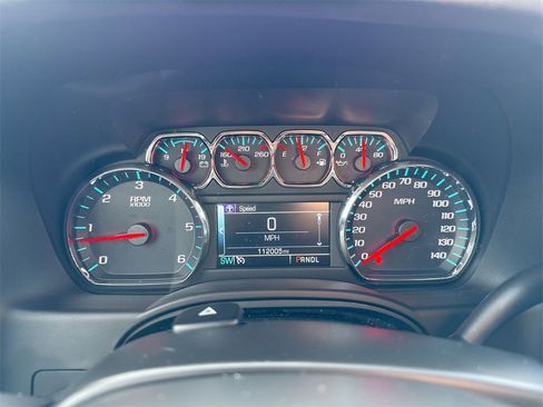 Used 2019 Chevrolet Suburban LT image 12