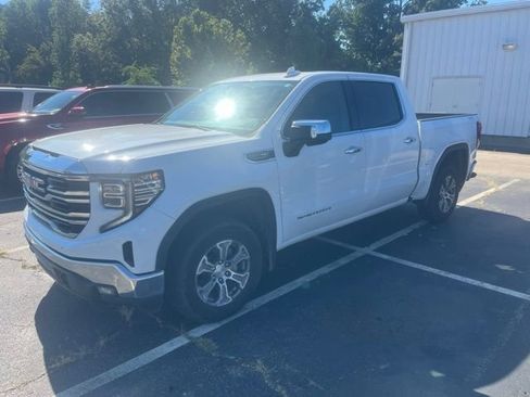 Used 2025 GMC Sierra 1500 SLT AWD/4WD image 1