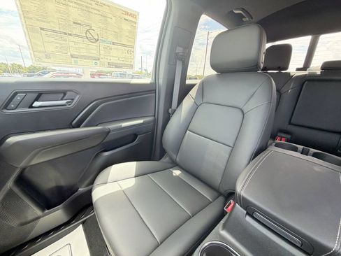 New 2026 GMC Canyon Elevation w/ Convenience Package RWD image 12