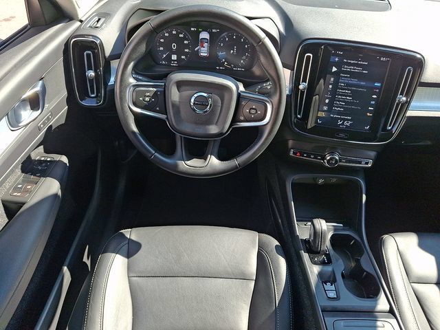Used 2021 Volvo XC40 T5 Momentum AWD/4WD image 12