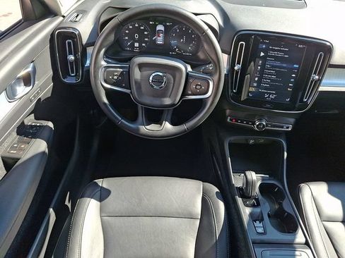 Used 2021 Volvo XC40 T5 Momentum AWD/4WD image 12