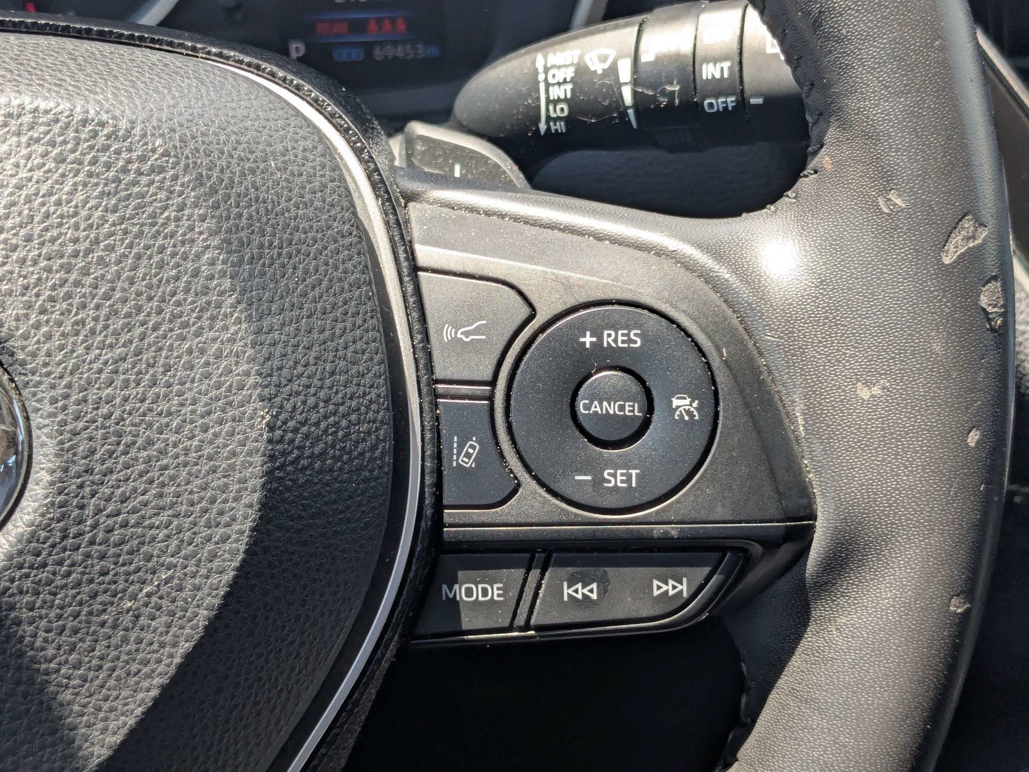 Used 2020 Toyota Corolla SE w/ SE Preferred Package FWD image 24