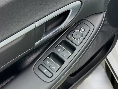 Used 2024 Hyundai Sonata Limited image 18