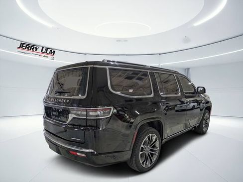 Certified 2022 Jeep Grand Wagoneer Series III w/ Rear Seat Video Group 1 AWD/4WD image 3