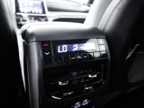 Used 2024 Jeep Grand Cherokee L Altitude AWD/4WD image 19