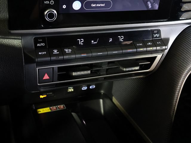 Used 2025 Toyota Camry SE FWD image 19