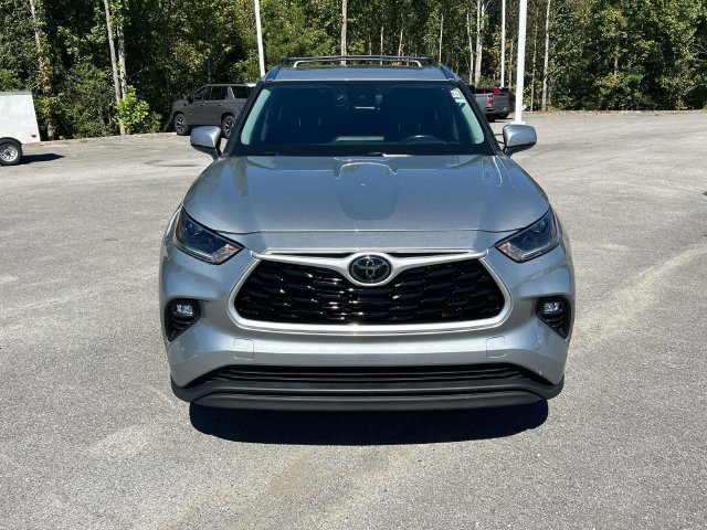 Used 2021 Toyota Highlander XLE FWD image 8