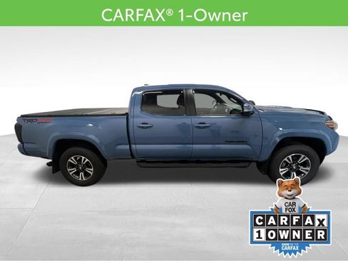 Used 2019 Toyota Tacoma TRD Sport AWD/4WD image 2