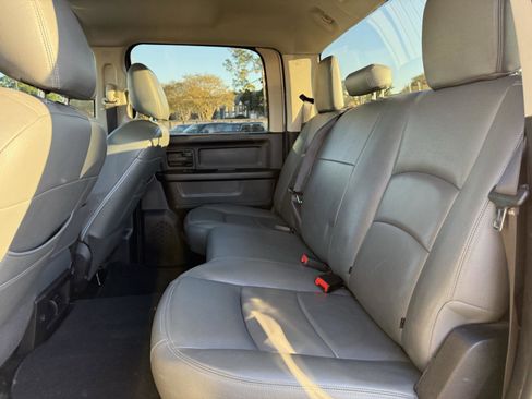 Used 2015 RAM 2500 Tradesman w/ Chrome Appearance Group image 17