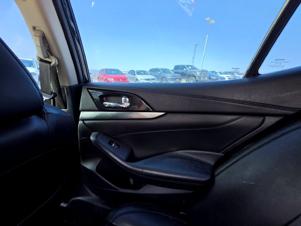 Used 2017 Nissan Maxima SR w/ Midnight Edition FWD image 18