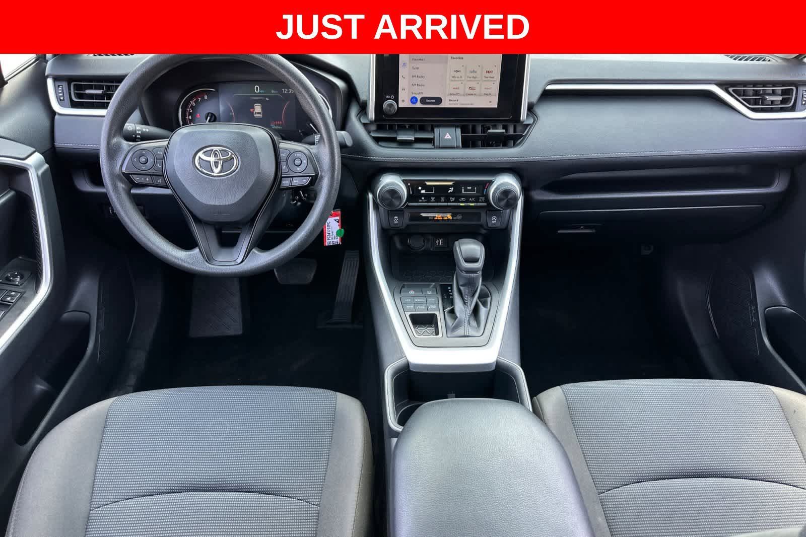 Used 2023 Toyota RAV4 LE AWD/4WD image 3