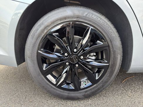 Used 2024 Chevrolet Malibu LT image 33