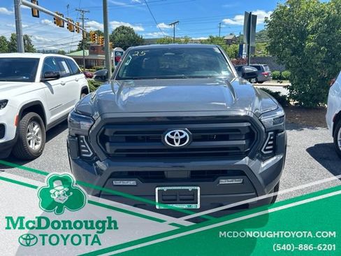 Certified 2025 Toyota Tacoma SR5 AWD/4WD image 22