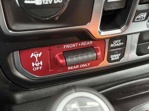 New 2026 Jeep Gladiator Rubicon w/ Technology Group image 19