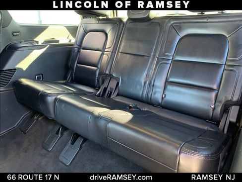 Used 2021 Lincoln Navigator Reserve w/ Luxury Package image 23