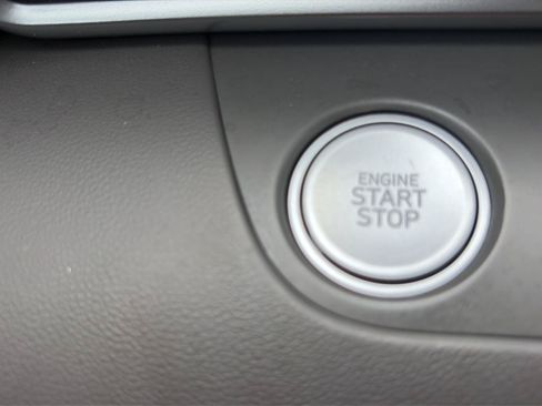 Used 2025 Hyundai Elantra SEL FWD image 20