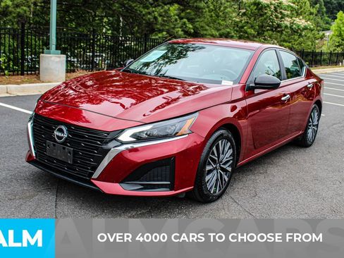 Used 2025 Nissan Altima 2.5 SV FWD image 3