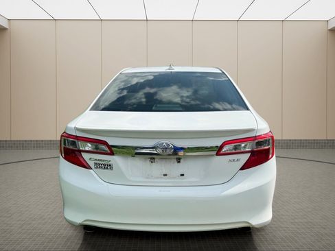 Used 2013 Toyota Camry XLE FWD image 18