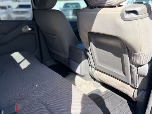 Used 2014 Nissan Frontier SV w/ SV Value Truck Package image 18