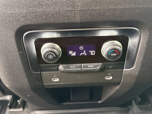 Used 2023 GMC Yukon SLT AWD/4WD image 40