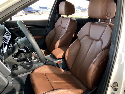 Used 2019 Audi Q5 Prestige w/ Prestige Package AWD/4WD image 9