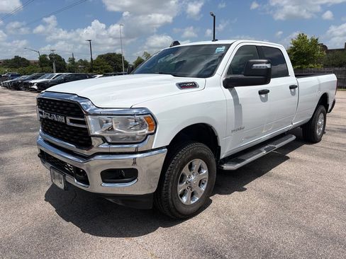 Used 2024 RAM 2500 Big Horn AWD/4WD image 2