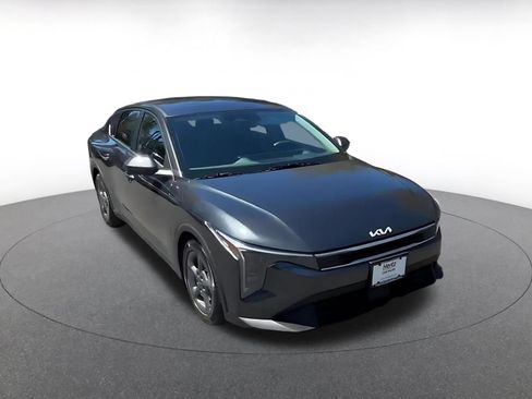 Used 2025 Kia K4 FWD image 3