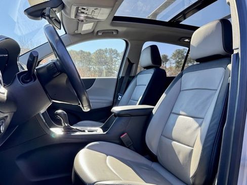 Used 2018 Chevrolet Equinox Premier image 26