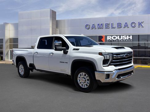 Used 2026 Chevrolet Silverado 2500 LTZ w/ LTZ Convenience Package AWD/4WD image 8