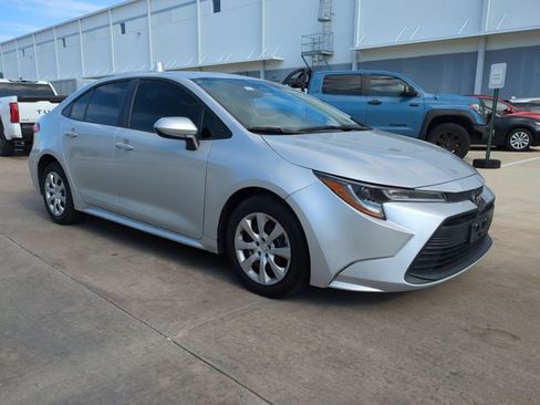 Used 2024 Toyota Corolla LE image 3