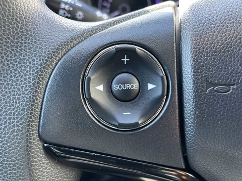 Used 2020 Honda HR-V LX image 14