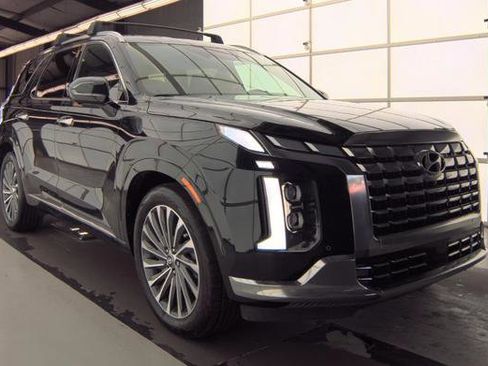 Used 2025 Hyundai Palisade Calligraphy image 2