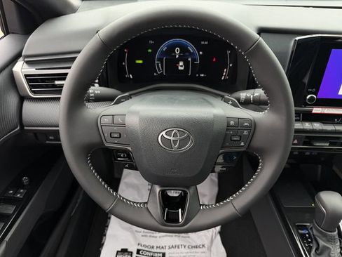 New 2026 Toyota Camry SE image 13