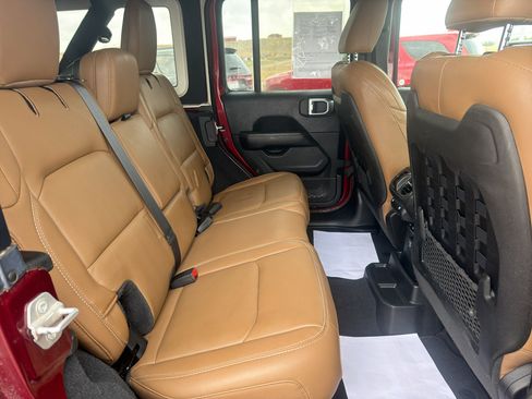 Used 2021 Jeep Wrangler Unlimited Rubicon AWD/4WD image 12
