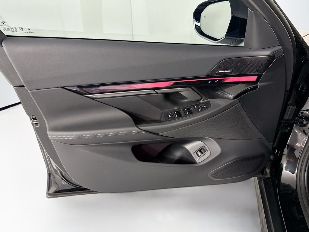 Used 2025 BMW i5 eDrive40i w/ Premium Package RWD image 24