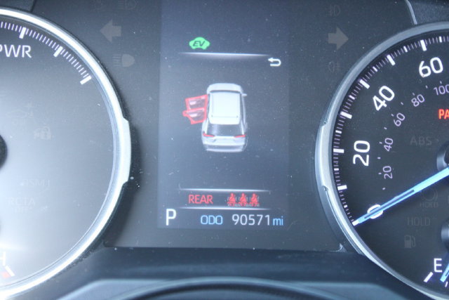 Used 2020 Toyota RAV4 LE w/ Carpet Mat Package AWD/4WD image 21
