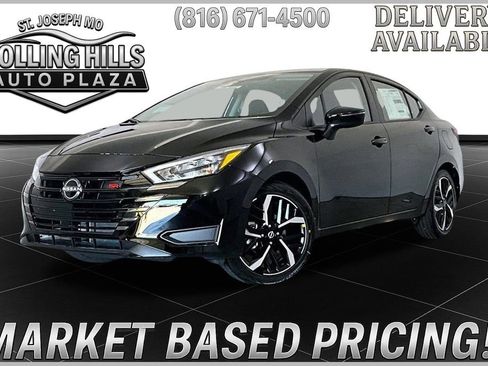 New 2025 Nissan Versa SR w/ Trunk Package FWD image 1
