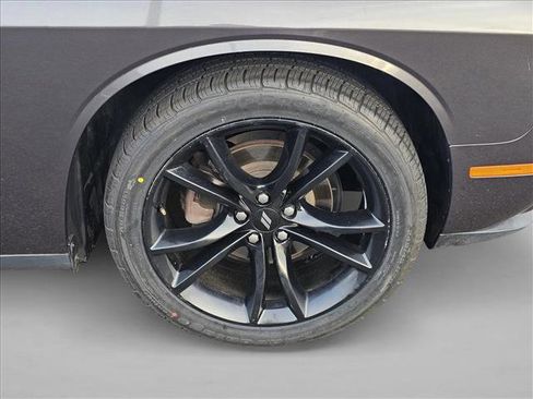 Used 2017 Dodge Challenger SXT w/ Blacktop Package image 9