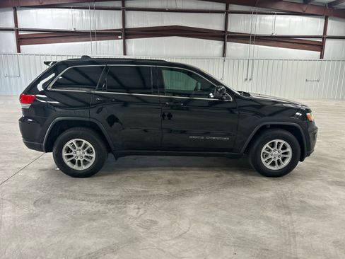 Used 2019 Jeep Grand Cherokee Laredo image 6